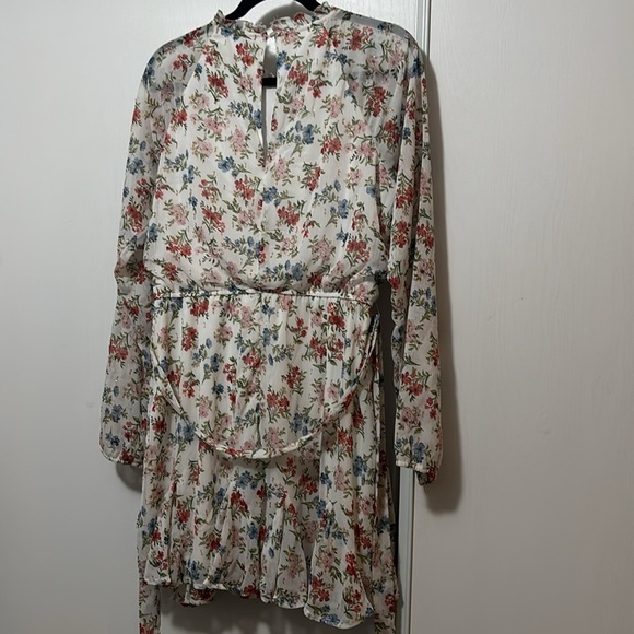 Trick White Floral Long Sleeve Dress With Belt - Picture 4 of 8